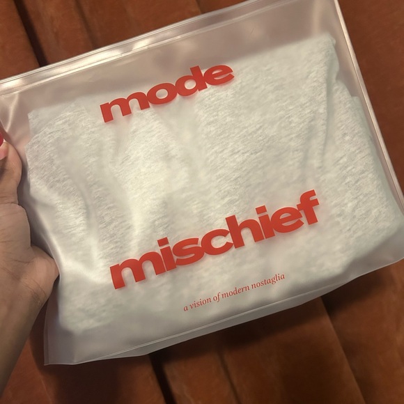 Cold shoulder tee - Picture 4 of 7